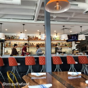omgs-dfw-food-whistle-britches-dining-room-bar